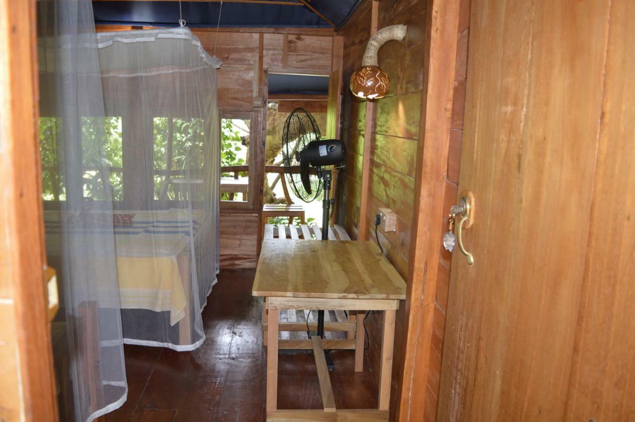 Kumbuk Tree House Villa Tissamaharama Exterior photo